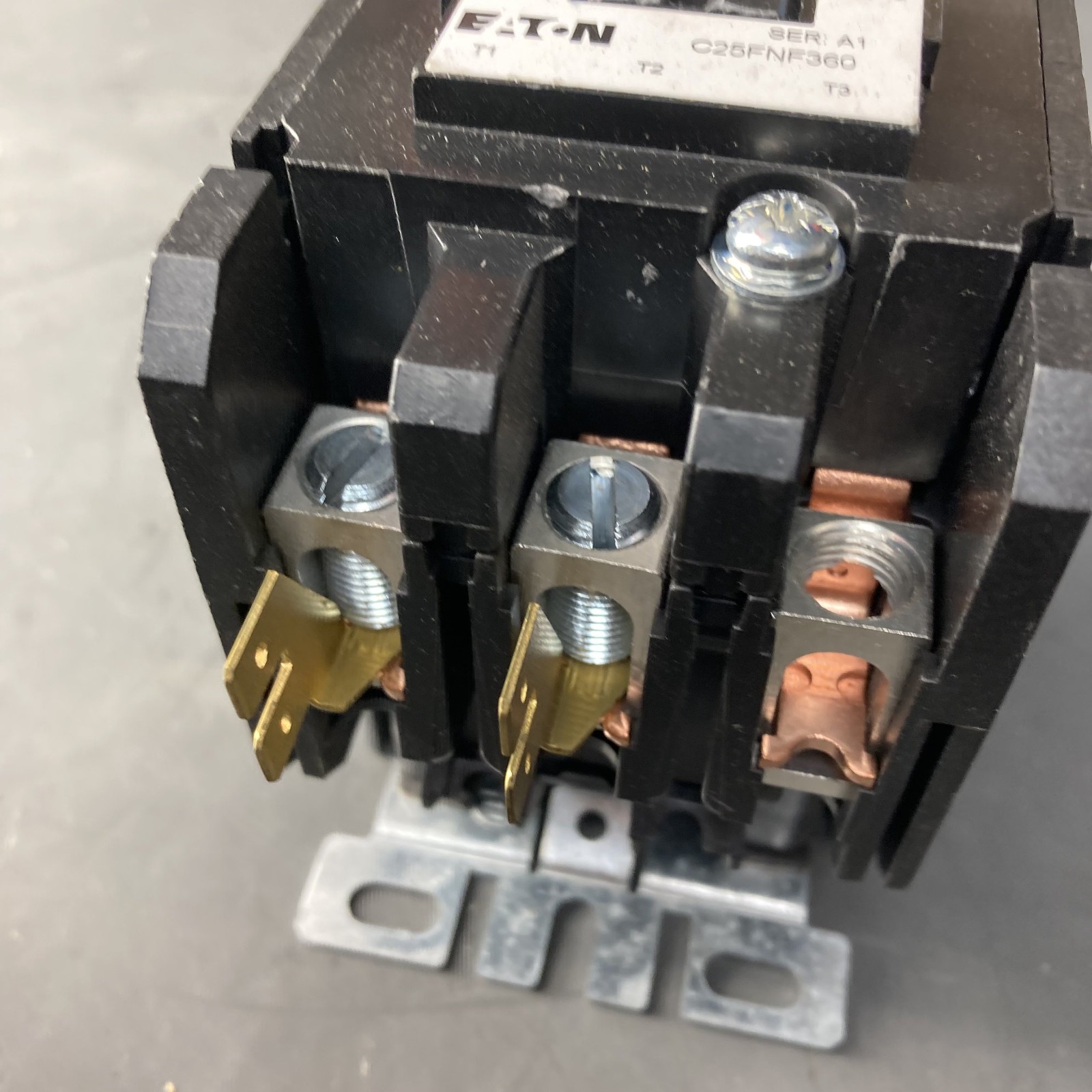 EATON C25FNF360 Cutler Hammer DP Contactor 60 Amp 3 Pole 110/120V Coil