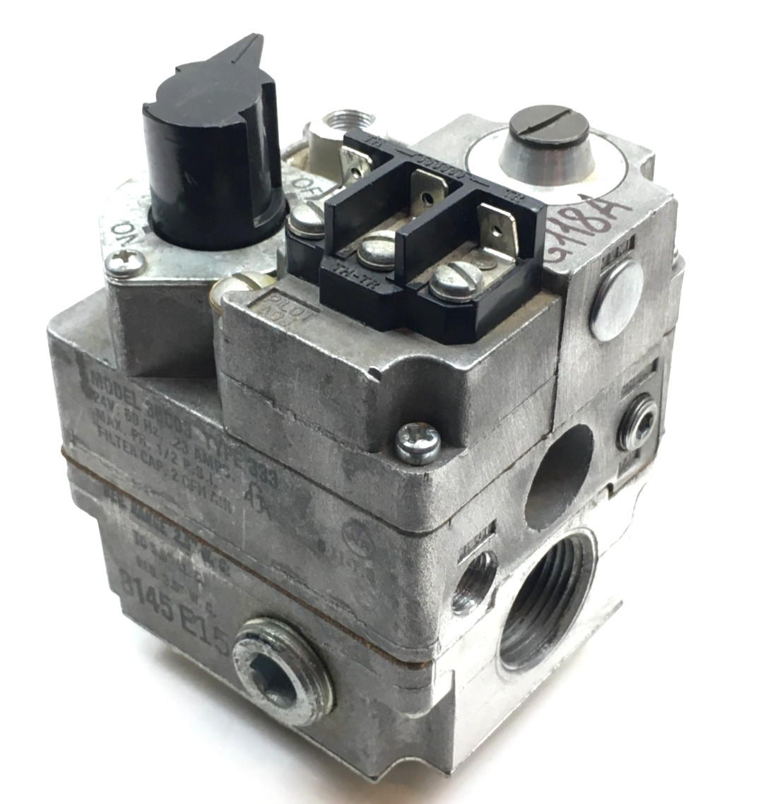 White Rodgers 36C03 333 HVAC Furnace Gas Valve in 1/2″ out 3/4″ used #G118A