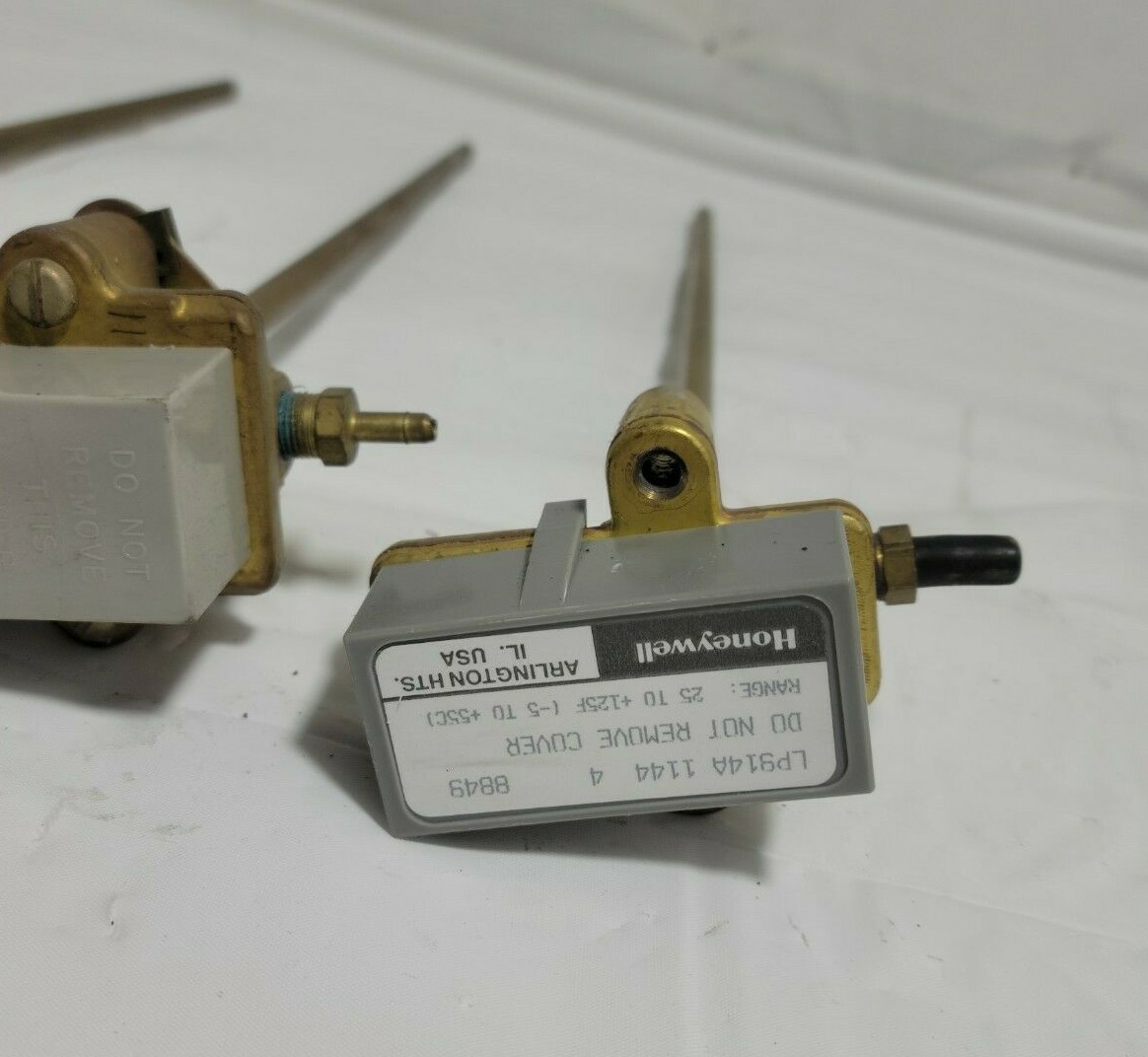 Honeywell LP914A Insertion Temperature Sensor. LOT OF-3. USED.