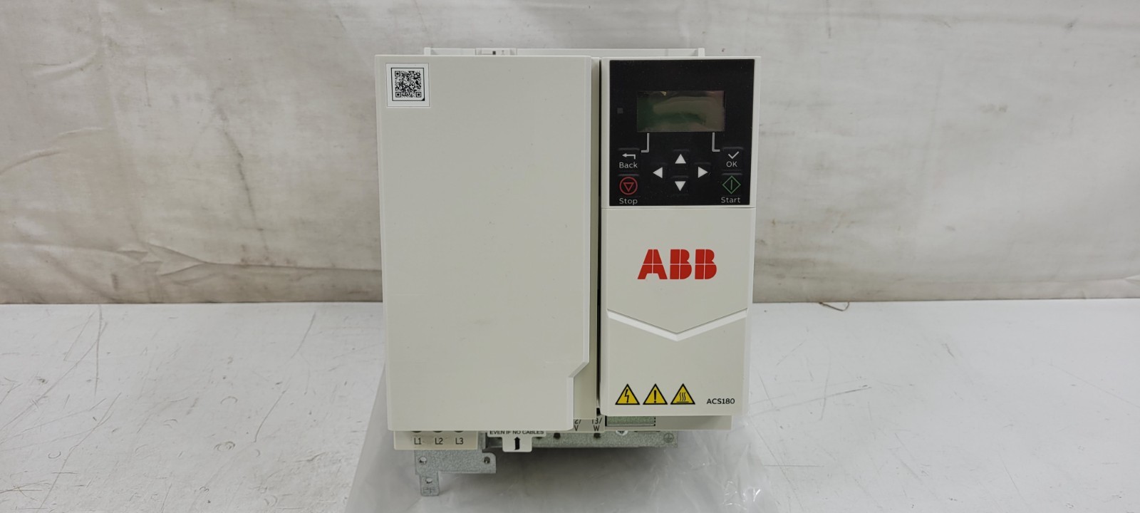 ABB ACS180-04S-25A0-2 AC Drive 7.5HP 240V 3-Phase Wall Mount IP20 NEW