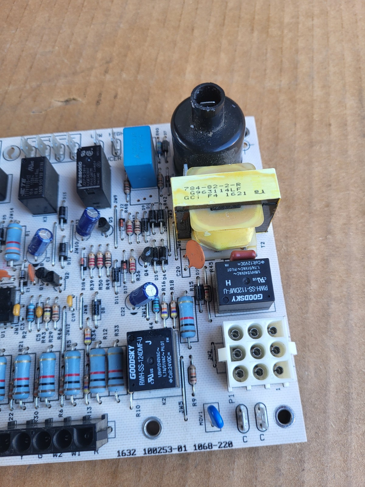 USED OEM Carrier Bryant 1068-220 Furnace Control Circuit Board FREE SHIPPING