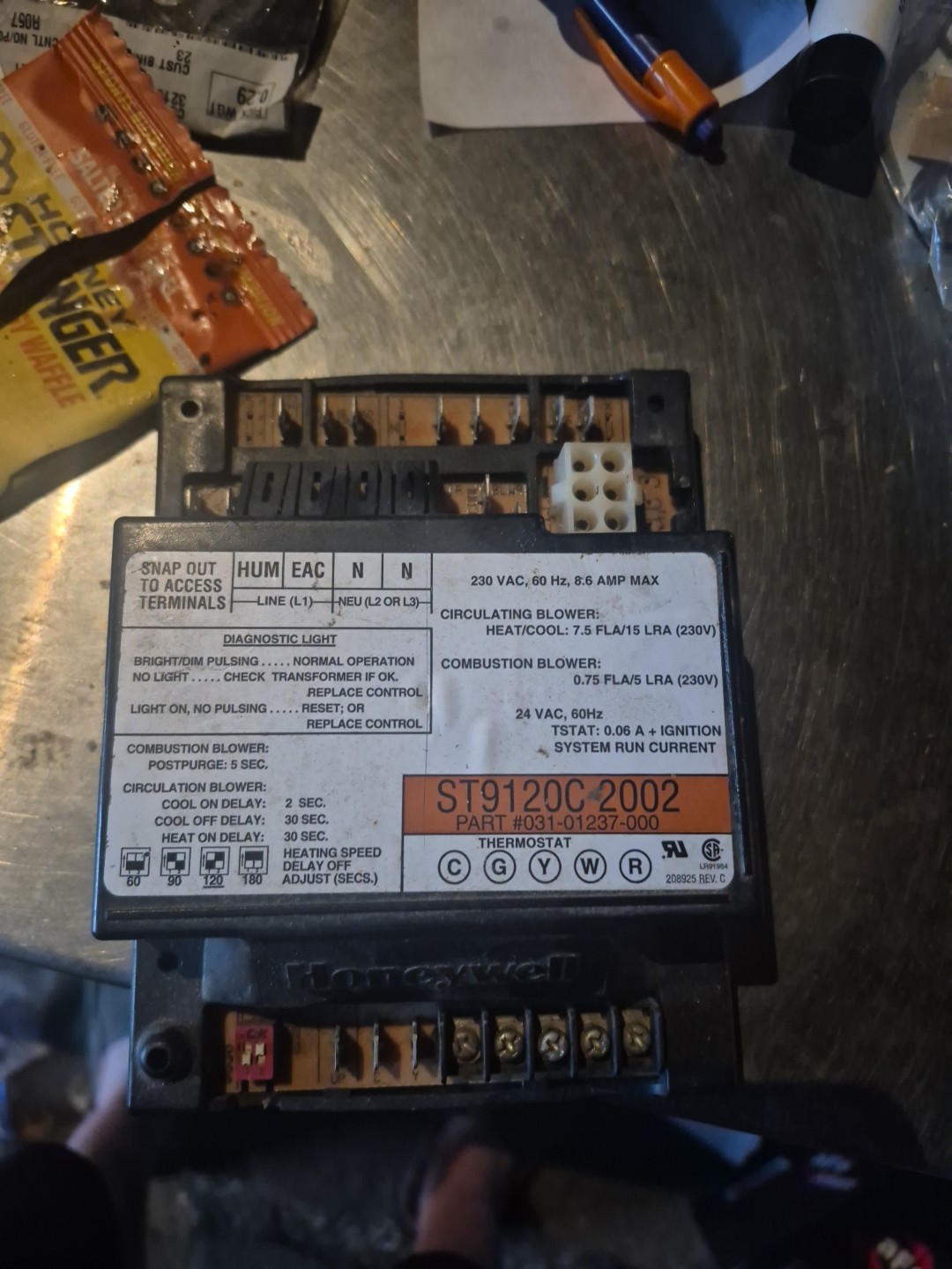 Honeywell ST9120C2002 Furnace Control Circuit Board 031-01237-000 used