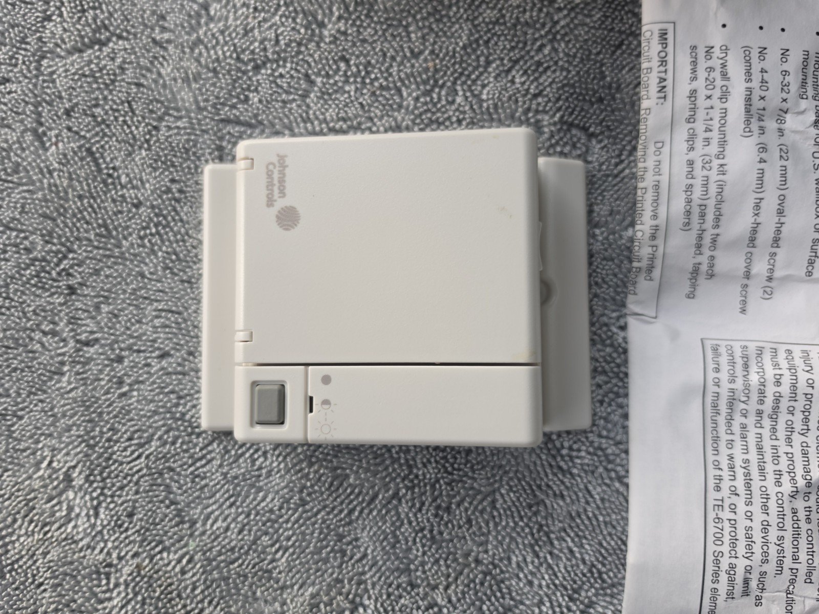 Johnson Controls TE-6700 Temp Element TE-67NP-1N00 Digital Wall 3V Battery