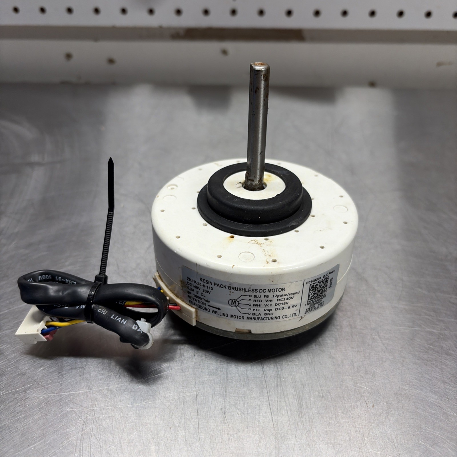 Midea MrCool ZKFP-20-8-113 BRUSHLESS DC MOTOR 140V 20W 1600RPM