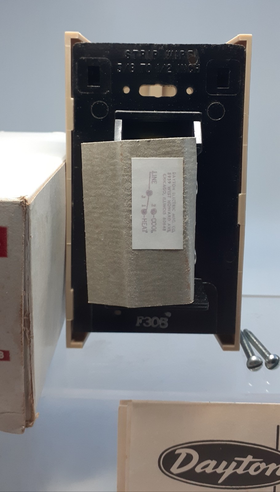 Dayton Auto Controls Line-voltage Thermostat 2E158