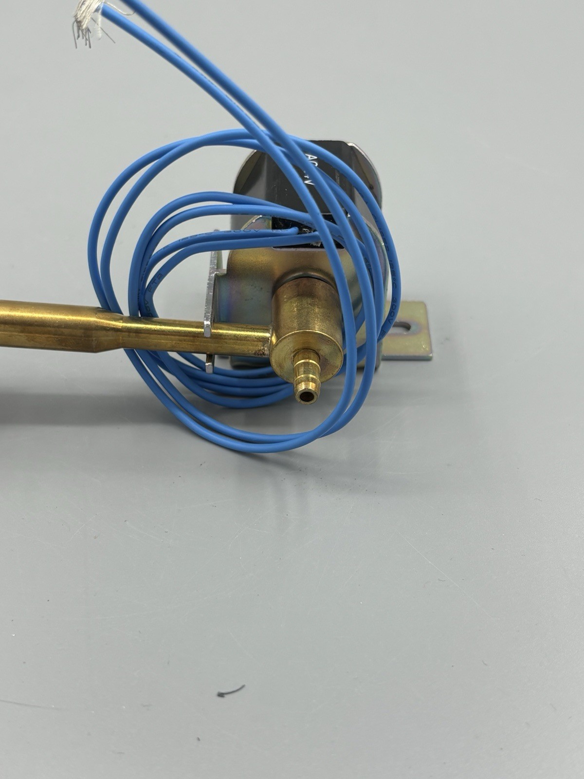 Honeywell 50041883-002 AC Solenoid Valve for HE100 and HE200