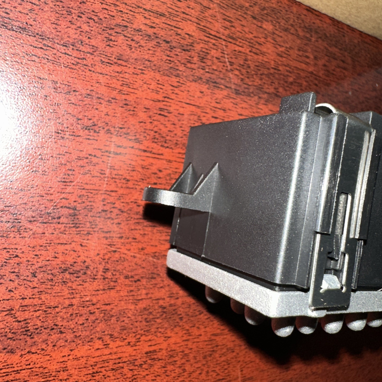 Front Auto Temp Control Blower Motor Resistor compatible with 15-18 Q3 / 08-15 Q