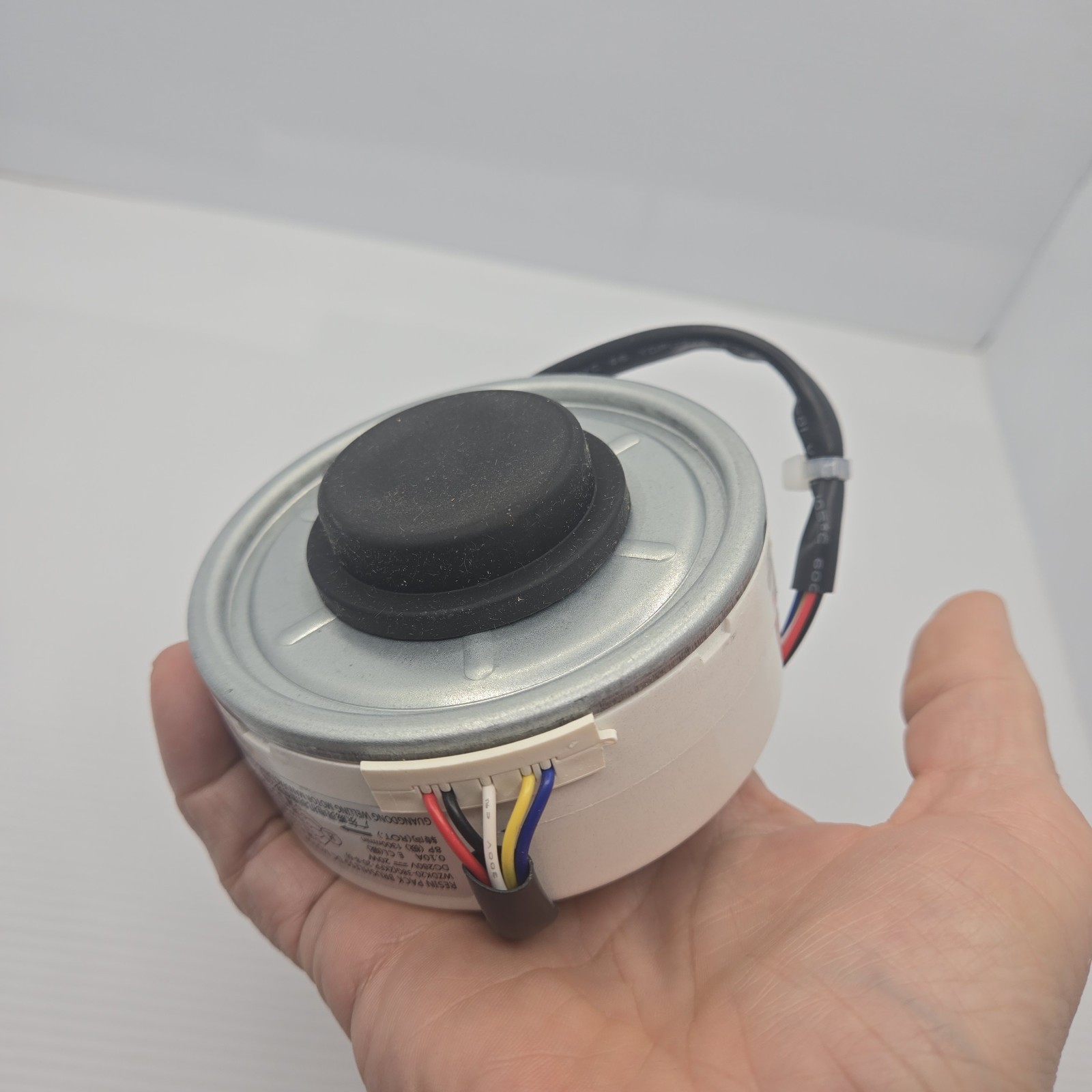 Welling WZDK20-38G ZKFP-20-8-6 DC Brushless AC Fan Motor 20W DC280V Midea Carrie