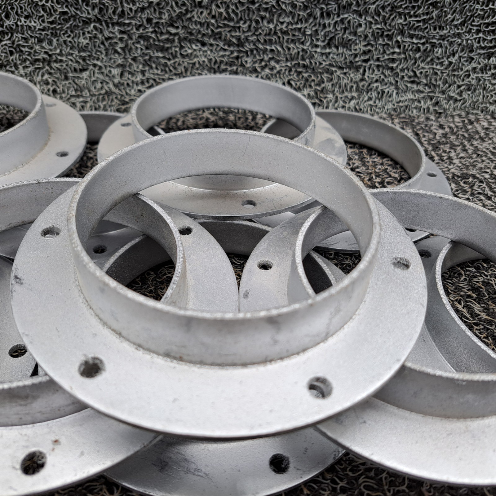 Nordfab 8010000141 Round Angle Flange Adapter, 4 In Duct Dia, Galv. Steel, Qt 13