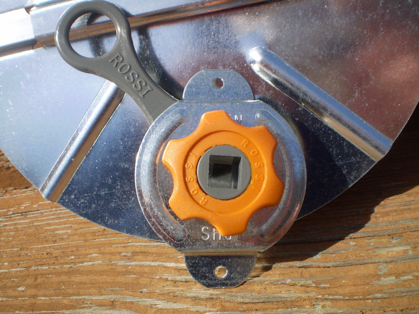 Rossi 8-Inch Diameter Galvanized Duct Volume Damper with Manual Adjusting Arm