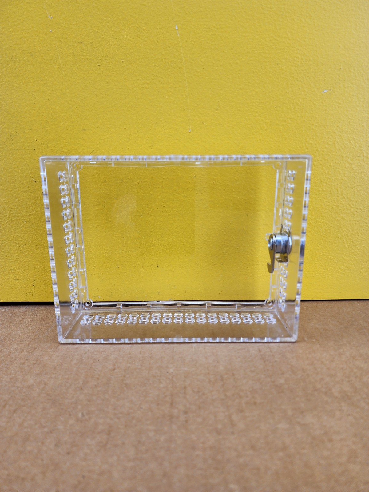 NEW PRO1 IAQ T150 Plastic Locking Thermostat Guard, 5.5″ H x 7.25″ W x 2.5″ D