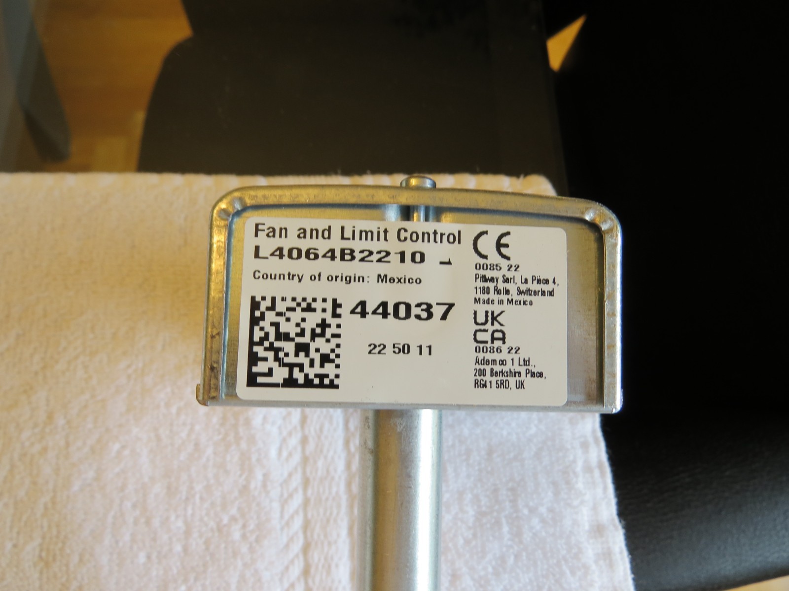 NEW RESIDEO [HONEYWELL] L4064B2210 COMBO FAN & LIMIT CONTROL 11-1/2″ INSERTION