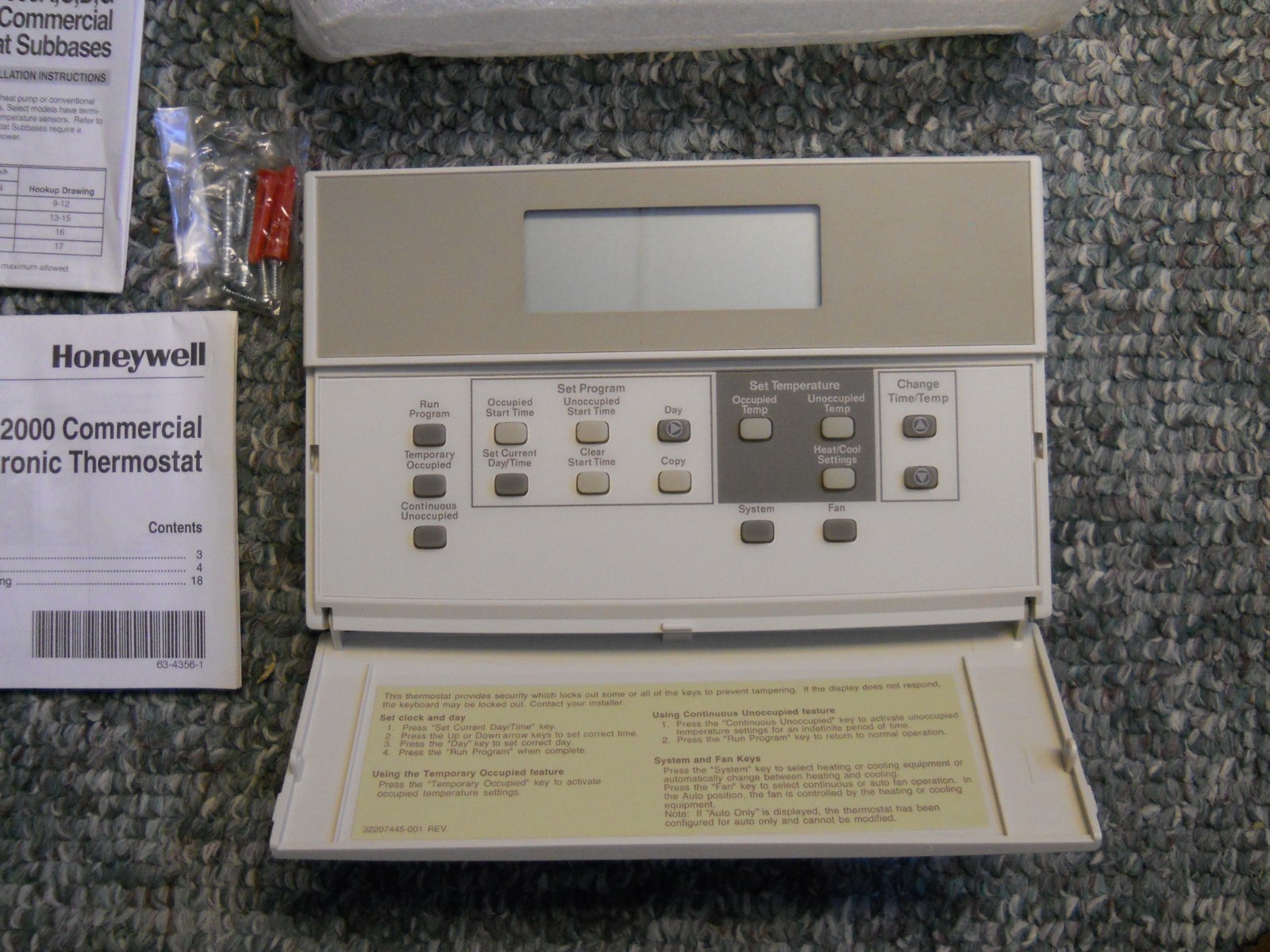 New OEM Honeywell Branded YORK T7300Y 2032 Programmable Commercial Thermostat