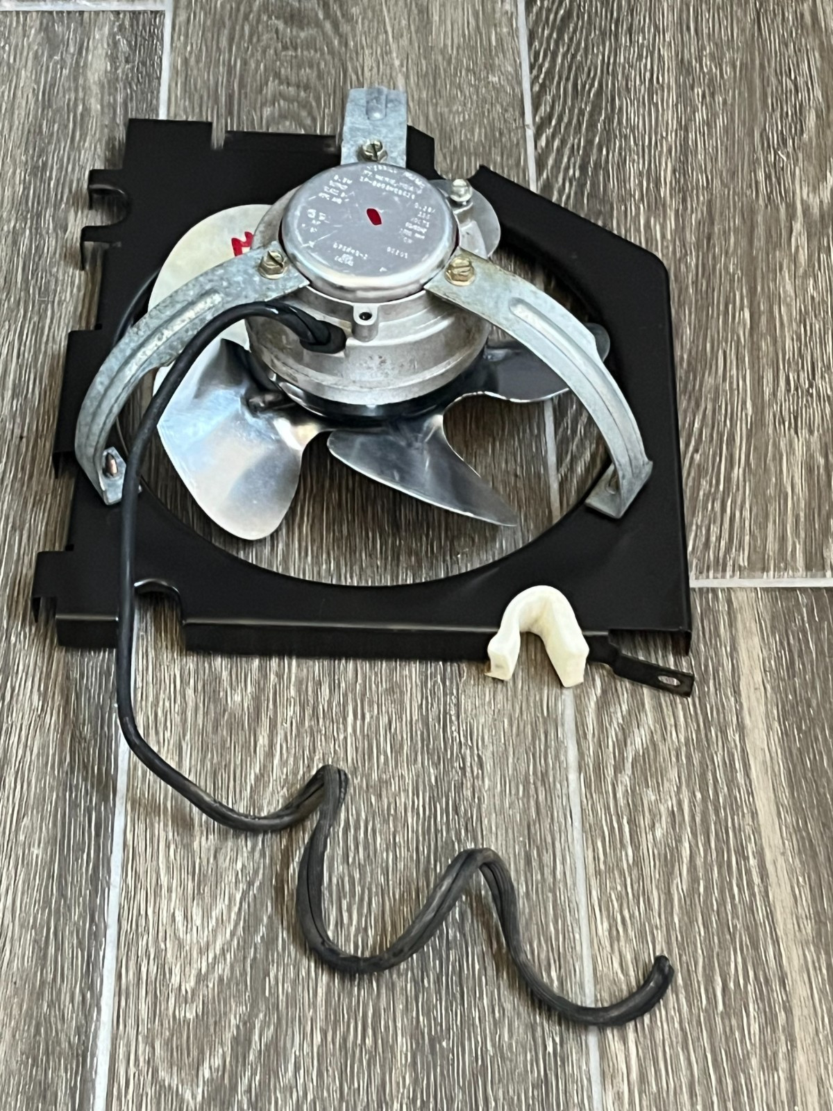 Amana Refrigerator Condenser Fan Motor 833697 D758401 Blade B5742603 TESTED #8