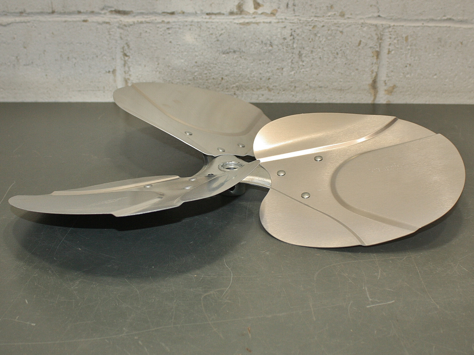 Dayton 20″ Fan Propeller 4C462, 3 Blade, 5/8″ Bore, 17° Pitch, Aluminum, CW