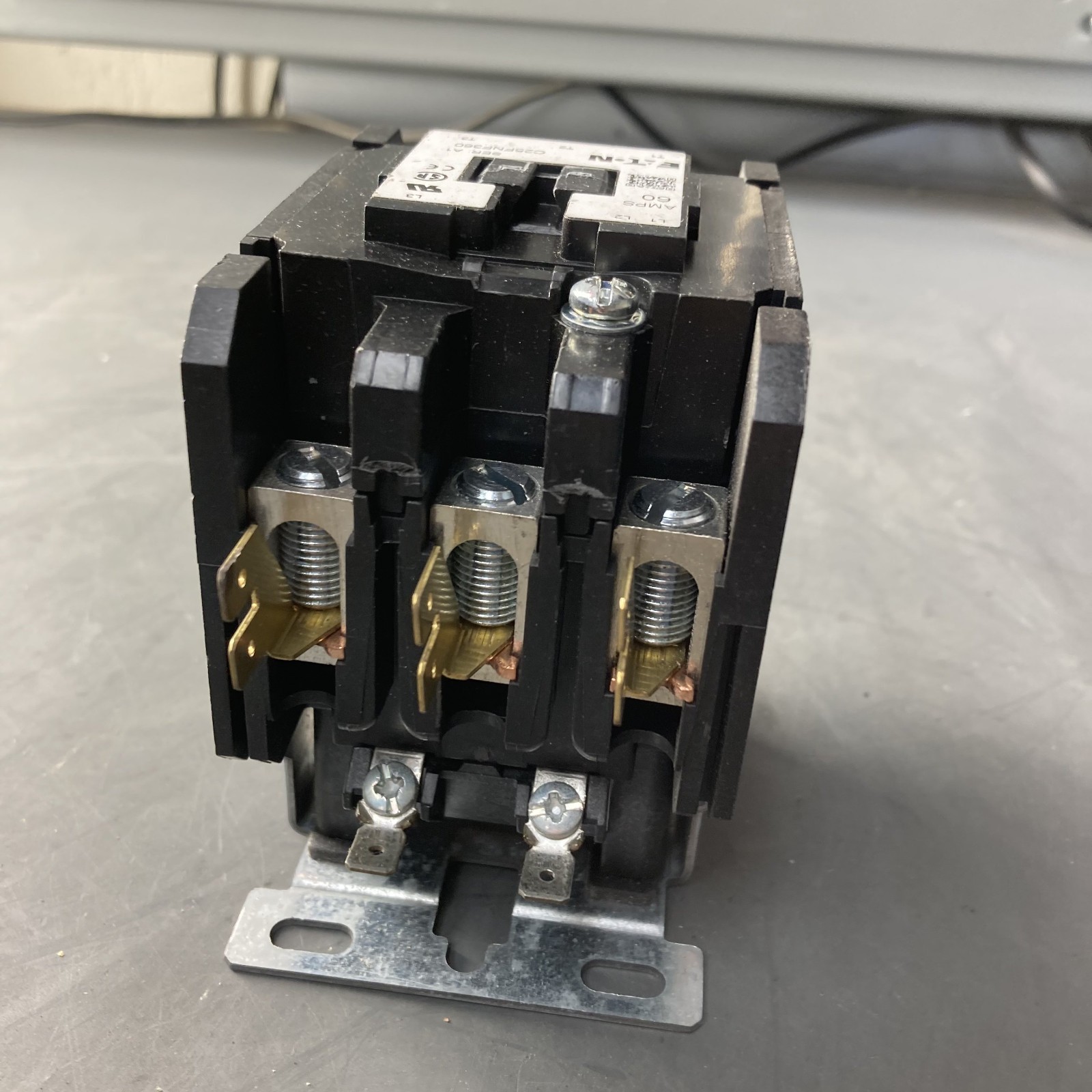 EATON C25FNF360 Cutler Hammer DP Contactor 60 Amp 3 Pole 110/120V Coil