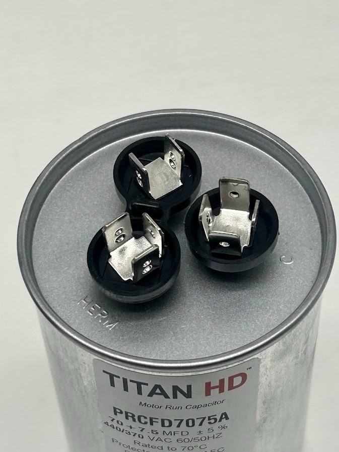 TITAN HD 70 + 7.5 MFD Dual Voltage Round Run Capacitor (440V/370V)