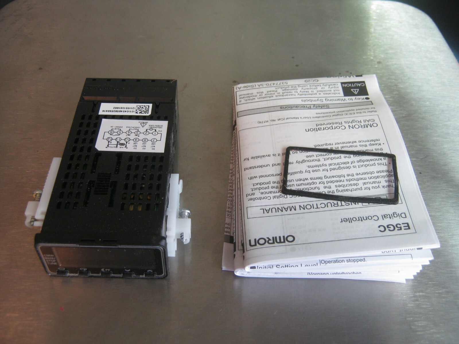 NEW Omron E5GC-QX1ACM-308 Digital Temperature Controller