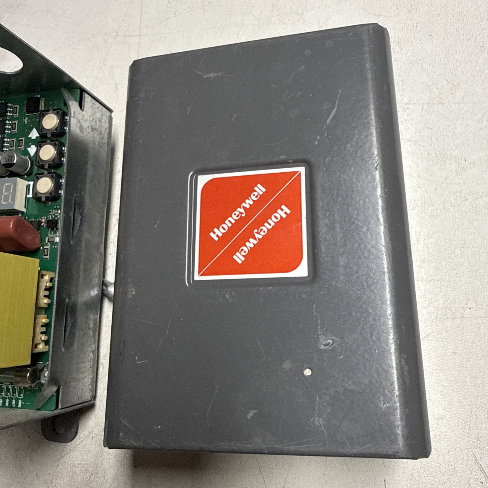 Honeywell L7224U 1002 Universal Electronic Oil Aquastat