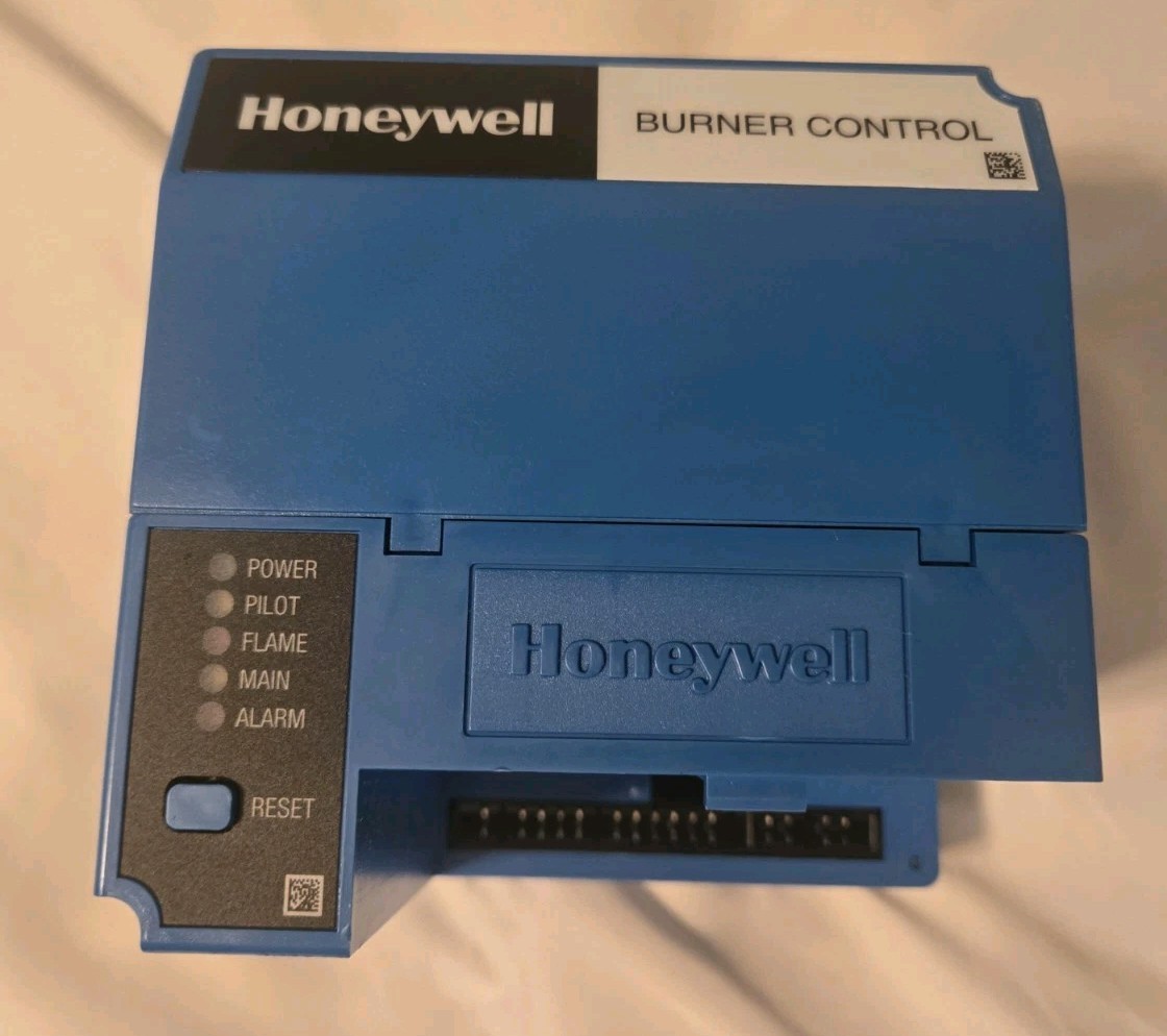 Honeywell RM7895 A 1014 Burner Control Module 120VAC