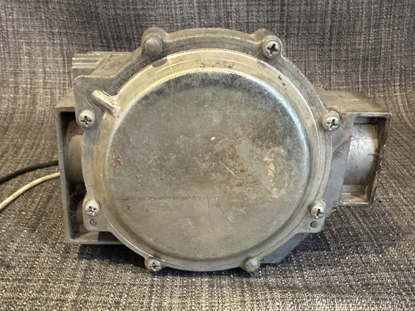 Honeywell V400 A 5039 Single Valve Standing Pilot Combination Gas Control