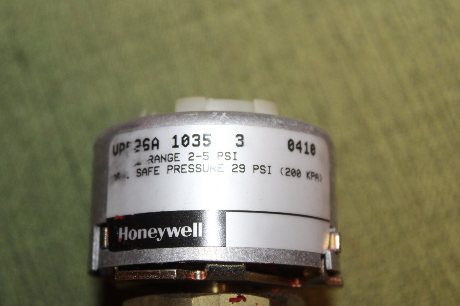 NEW HONEYWELL VP526A1035 Pneumatic 3 Way Unitary Mixing Valve 1/2″ 2.5Cv