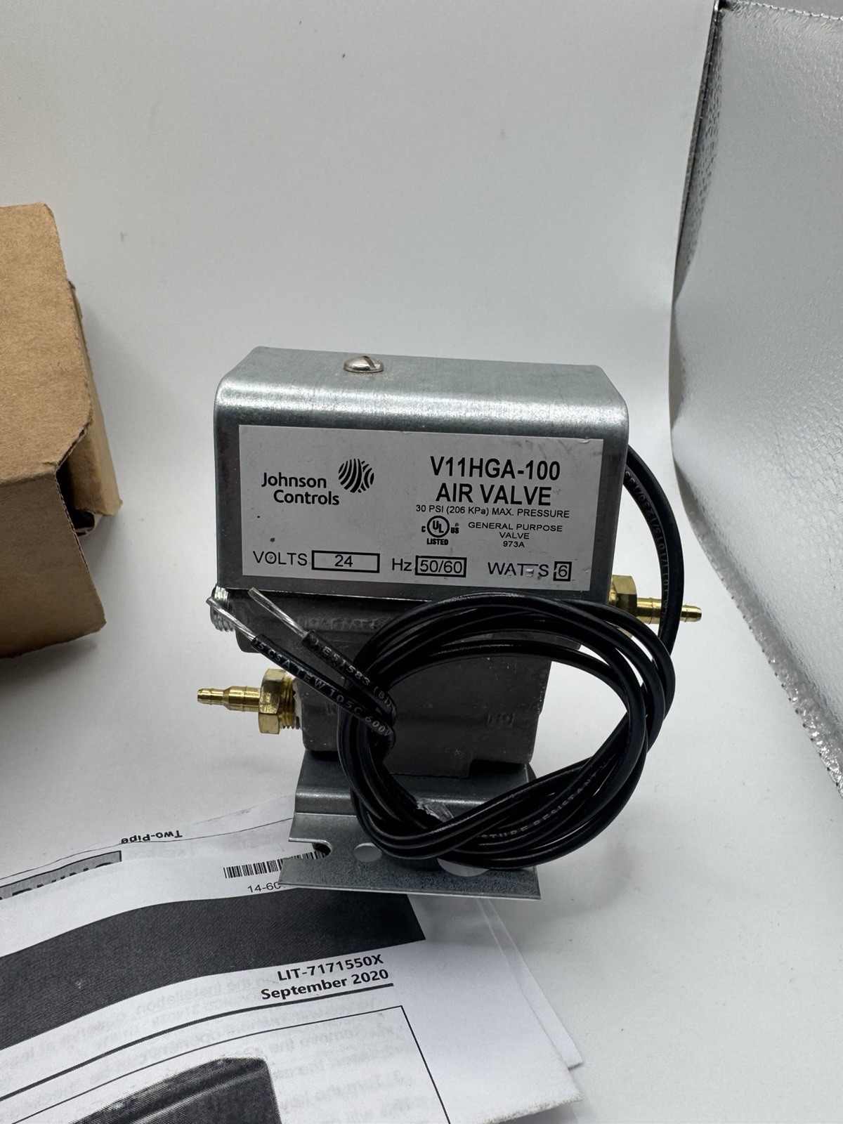 Johnson Controls V11HCA-100 3-way Solenoid Air Valve NEW HVAC
