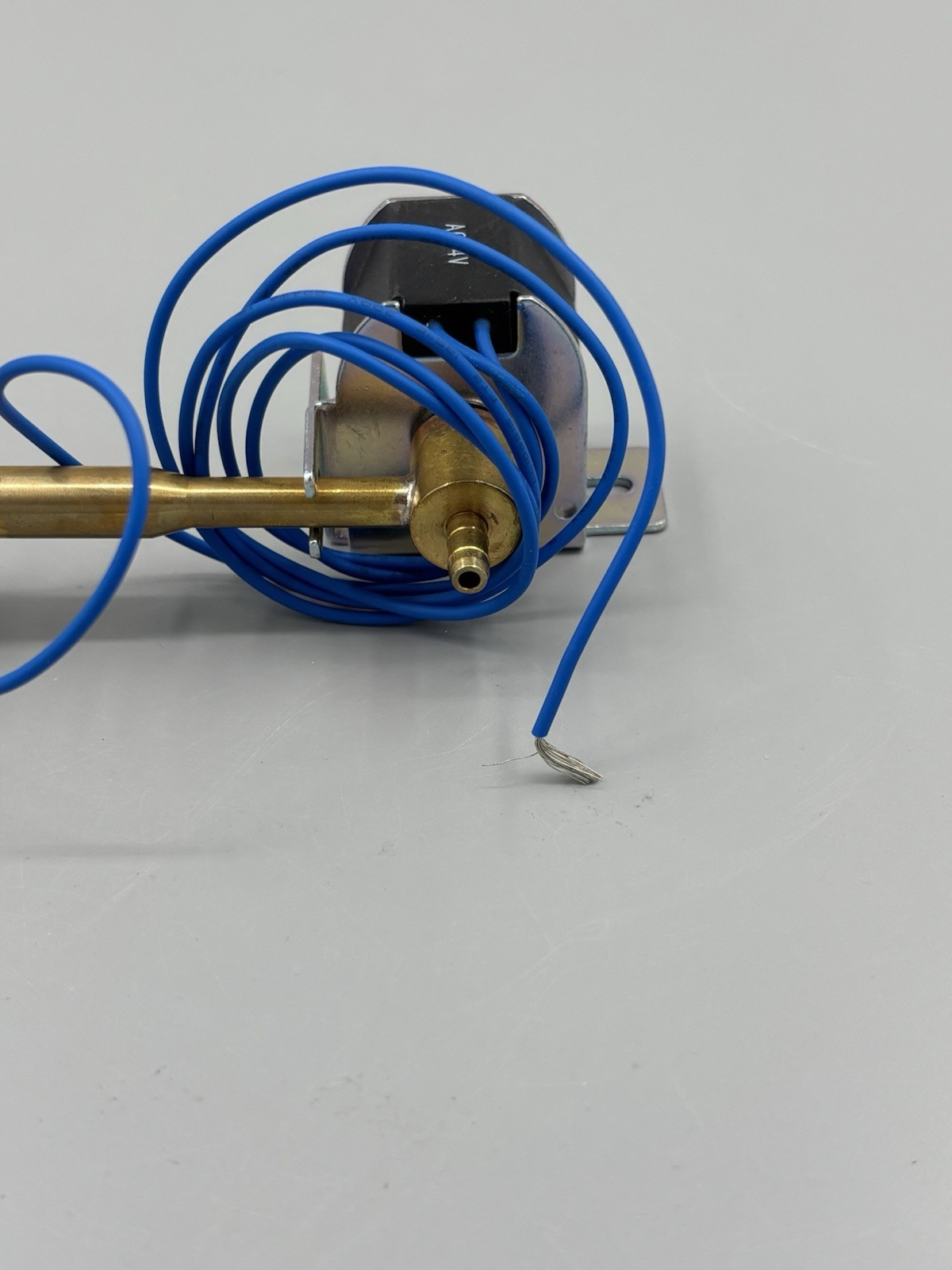 Honeywell 50041883-002 AC Solenoid Valve for HE100 and HE200