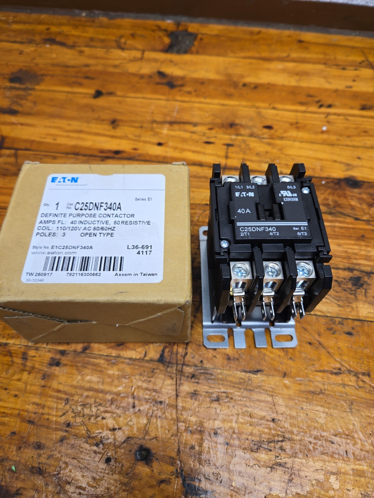 C25DNF340A Eaton / Cutler Hammer Contactor – 40 Amp 3 Pole 110/120V Coil