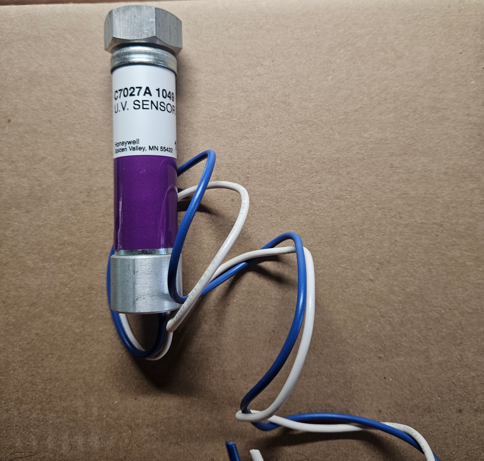 C7027A1049 C7027A-1049 Flame Detector Sensor 0-215F 1/2″ NPT Mini Peeper