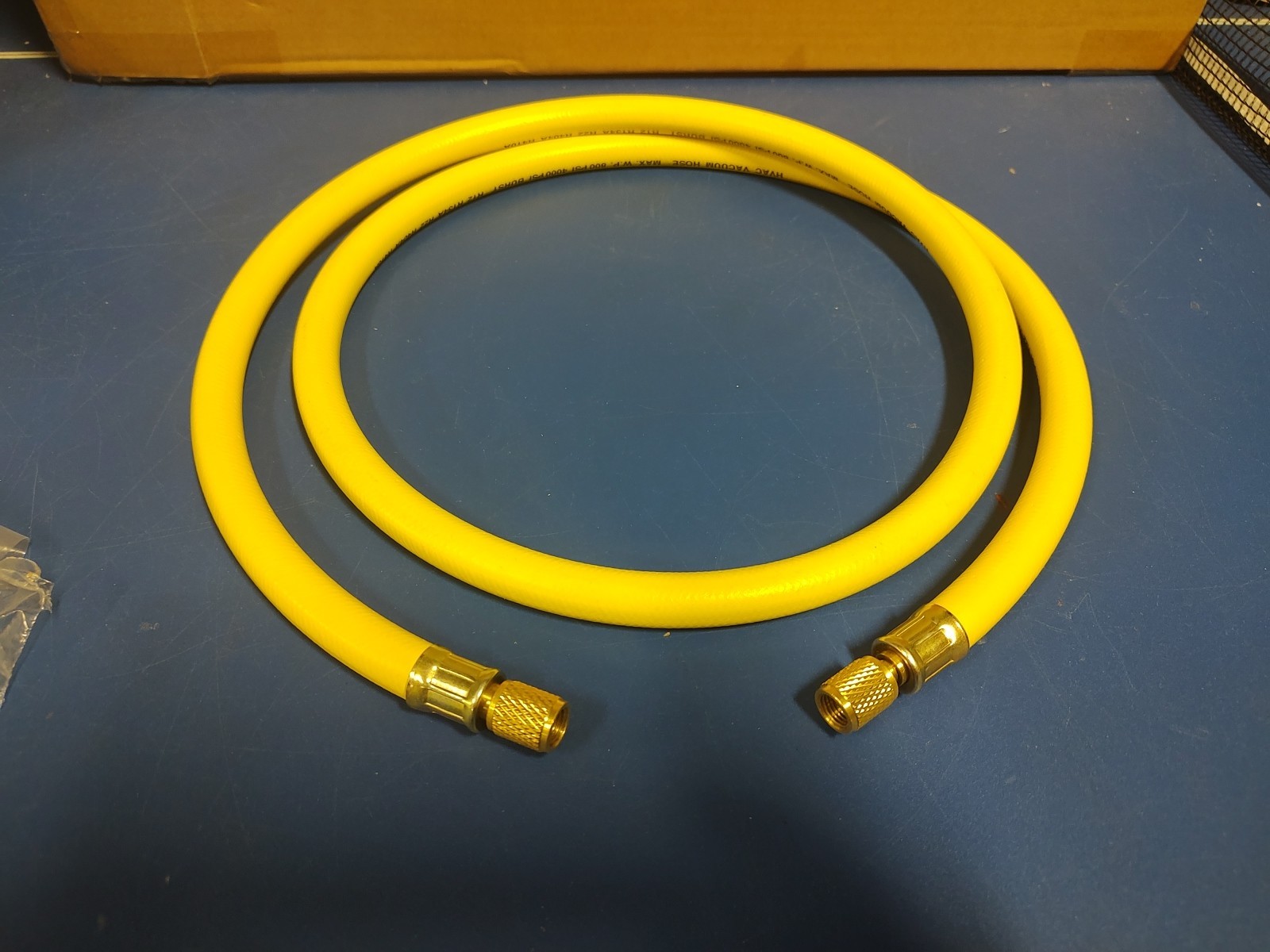 R-410A 4000PSI BURST 800PSI MAX YELLOW CHARGING HOSE 72″ Long