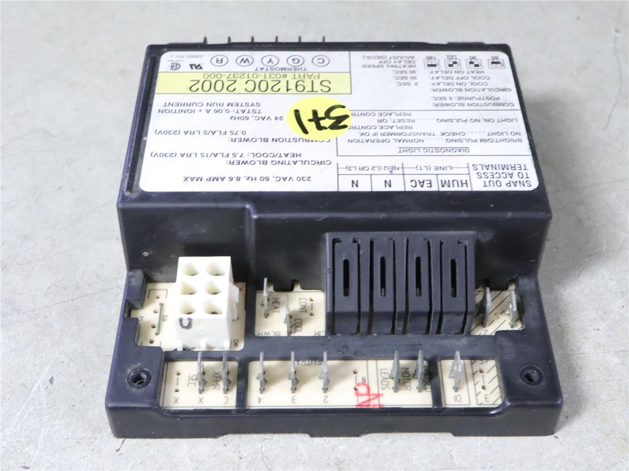 Honeywell ST9120C2002 Furnace Control Circuit Board 031-01237-000
