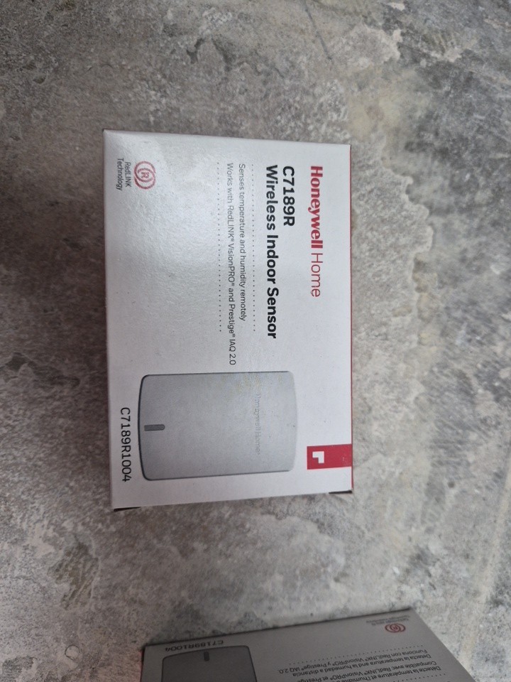 Honeywell HOME REDLINK C7189R1004 Wireless Indoor Temperature Sensor