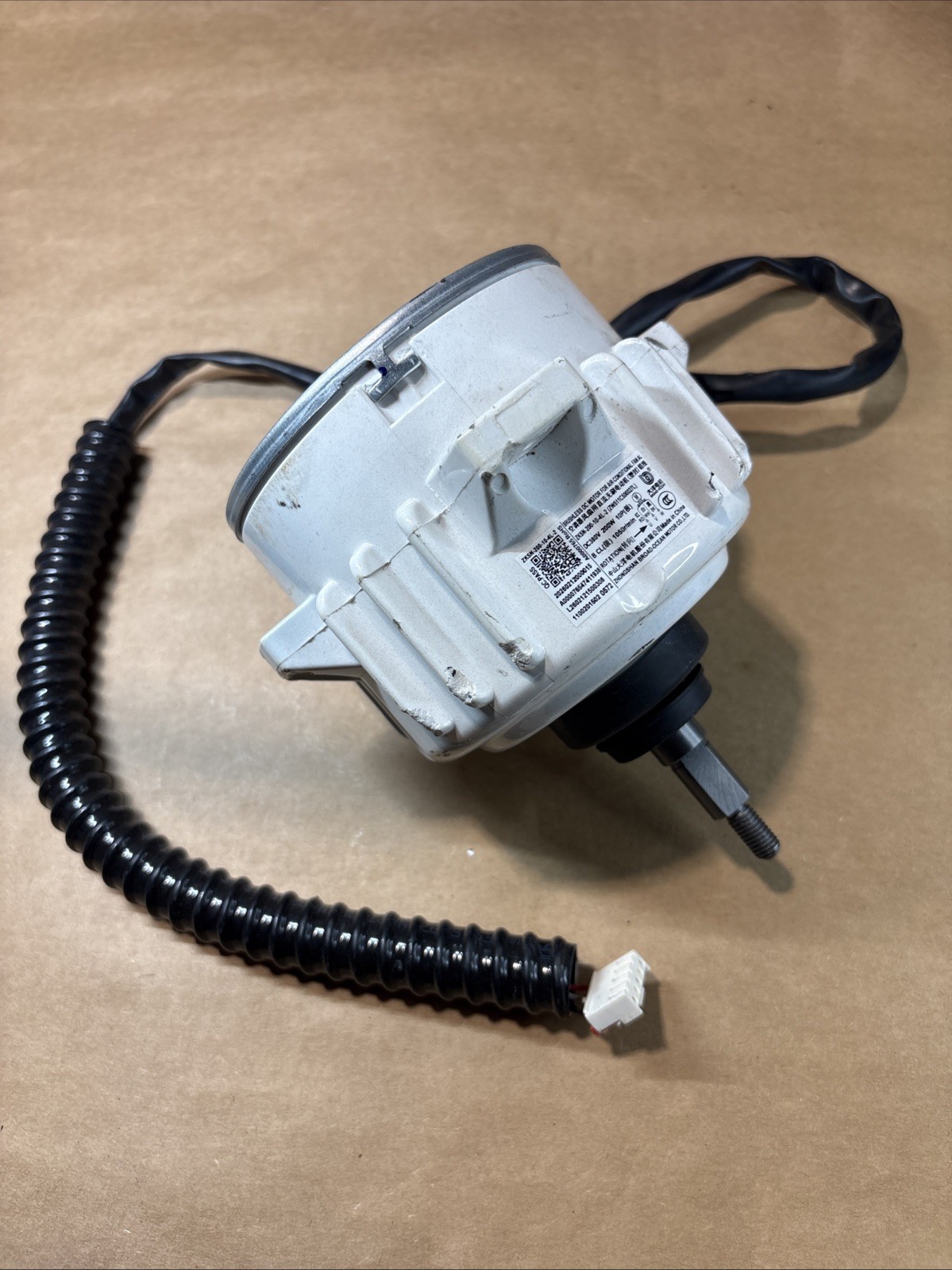 Broad-Ocean ZKSN-200-10-4L-2 Brushless DC Fan Motor 380V 200W 1050