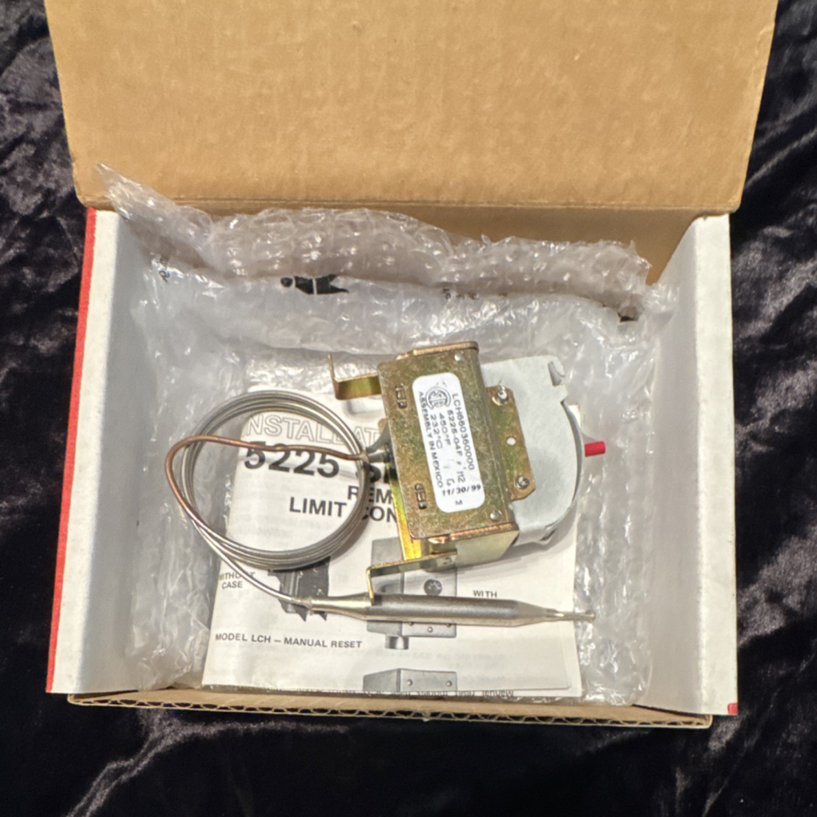 Robertshaw 5225 Series 5225-046 Remote Bulb High Limit 440F Manual Reset