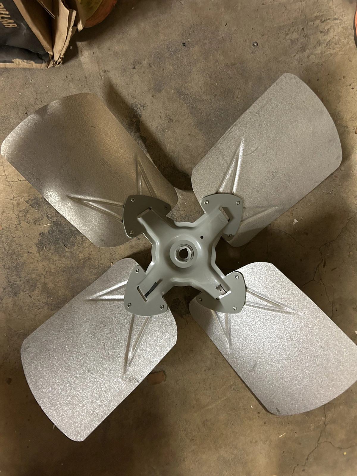Lochinvar Condenser Fan Blade 4-Blade 26-36in .62KW CW Aluminum Silver