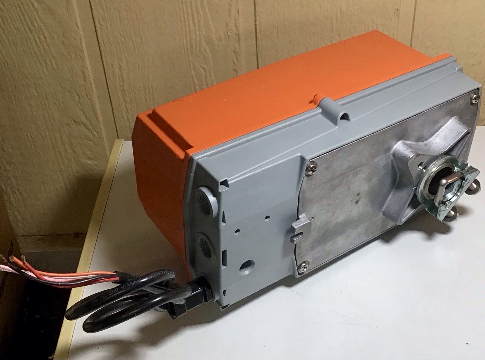 Belimo NFX24-S N4 : 90 in-lb [10 Nm], Spring return, AC/DC 24 V, On/Off, 2x SPDT