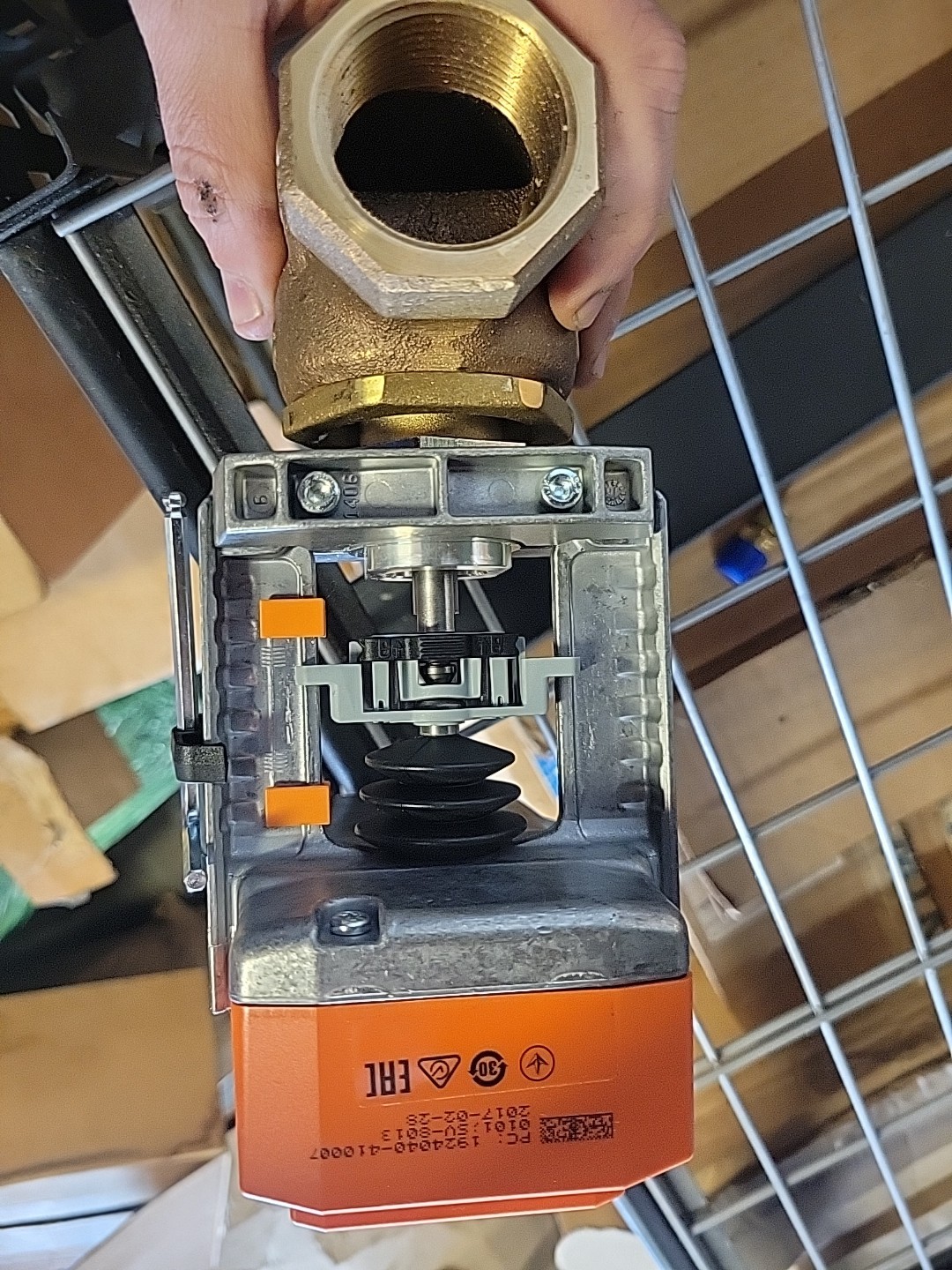 Belimo SVB24-SR G232+SVB24-SR. 24V actuator 1-1/4″ Globe Valve