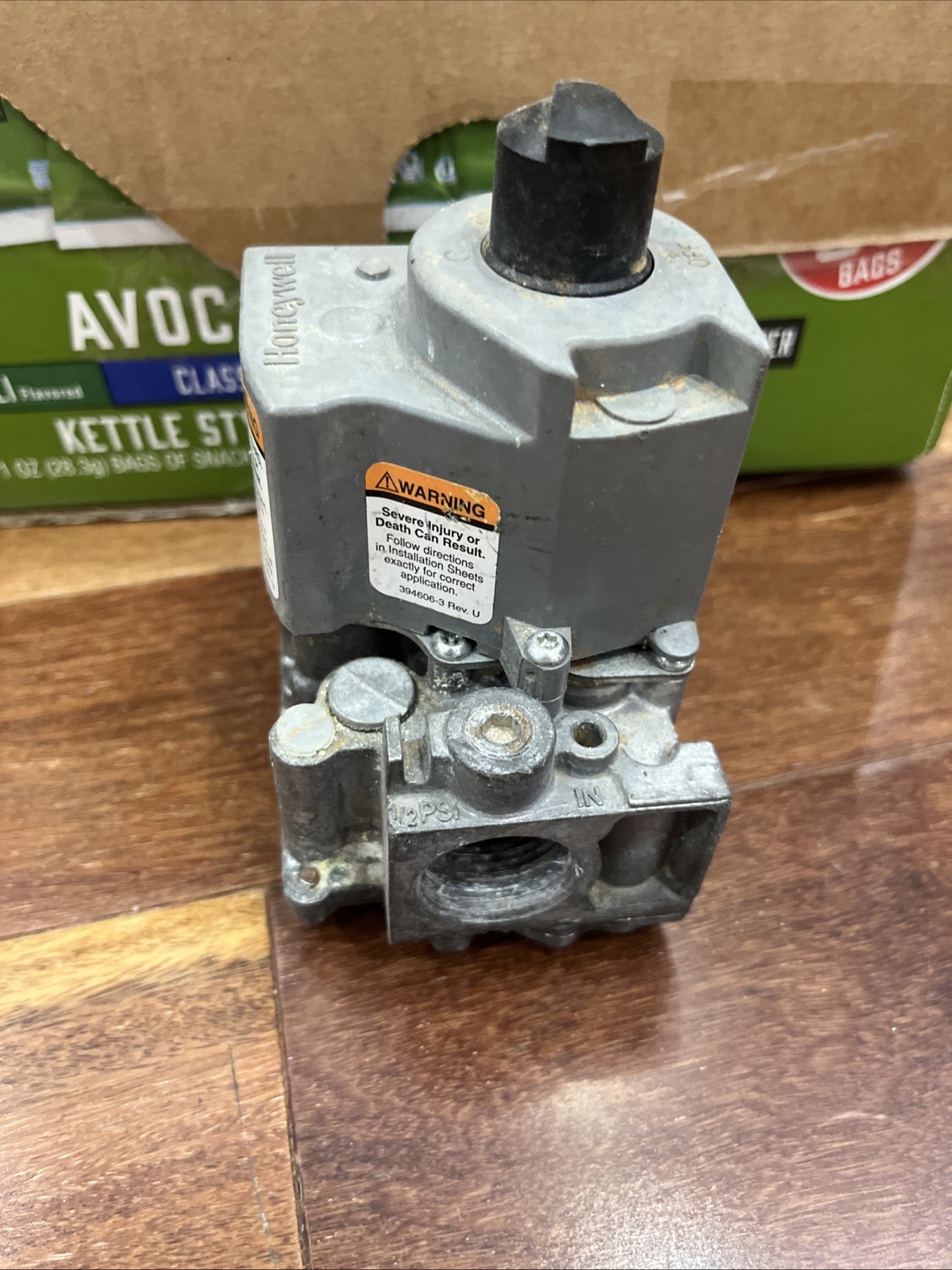 New Honeywell VR8345M4302 Electronic Ignition Dual Auto Valve Combo Gas Control