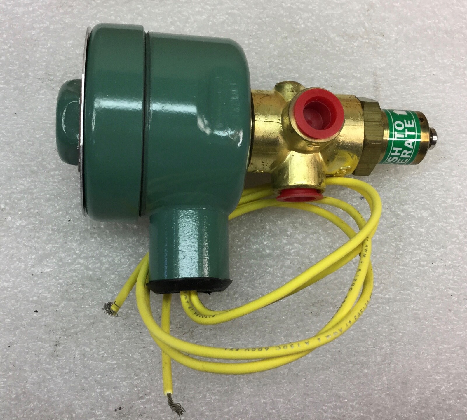 ASCO HT8320A173M0 120VAC SOLENOID VALVE 1/4″ NPT NEW IN BOX