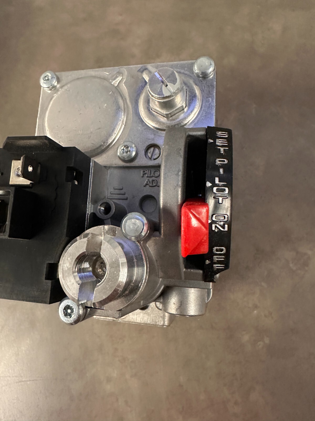 ROBERTSHAW 720-402 Gas Valve,24V AC,Dual,NPT 4E400