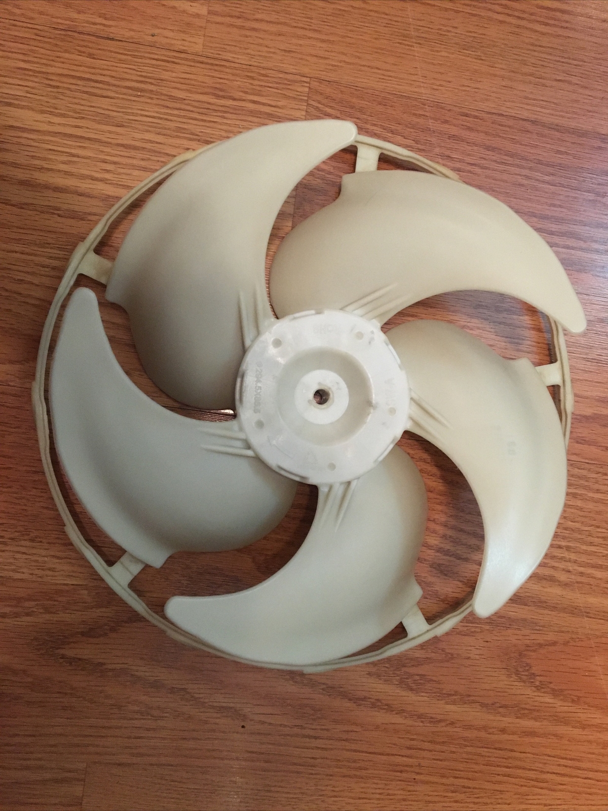 GE ac model: AHTK08AAW1 Condenser Fan Blade 294.5 x 85.5 mm Shaft Size : 5/16 in