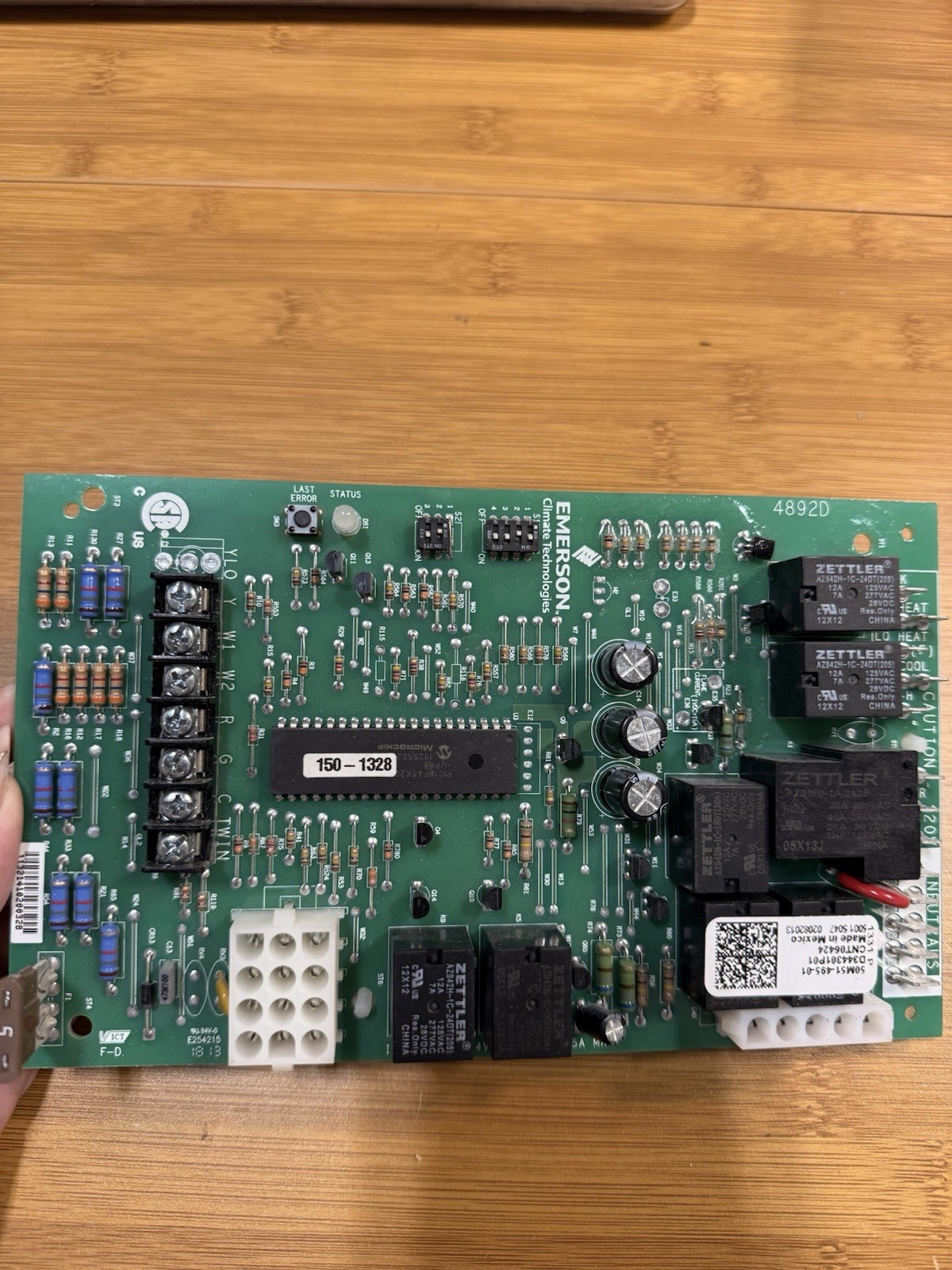 BRAND NEW Trane Emerson 50M51-495-01 Control Circuit Board D344301P01, Mexico
