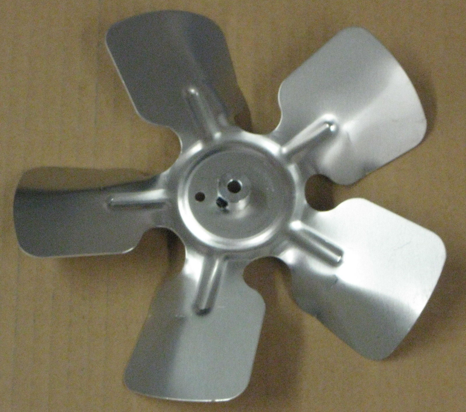 A65825 Metal Fan Blade 8″ Diameter 5 Blades 1/4″ Bore Hub CW 27 Degree Propeller