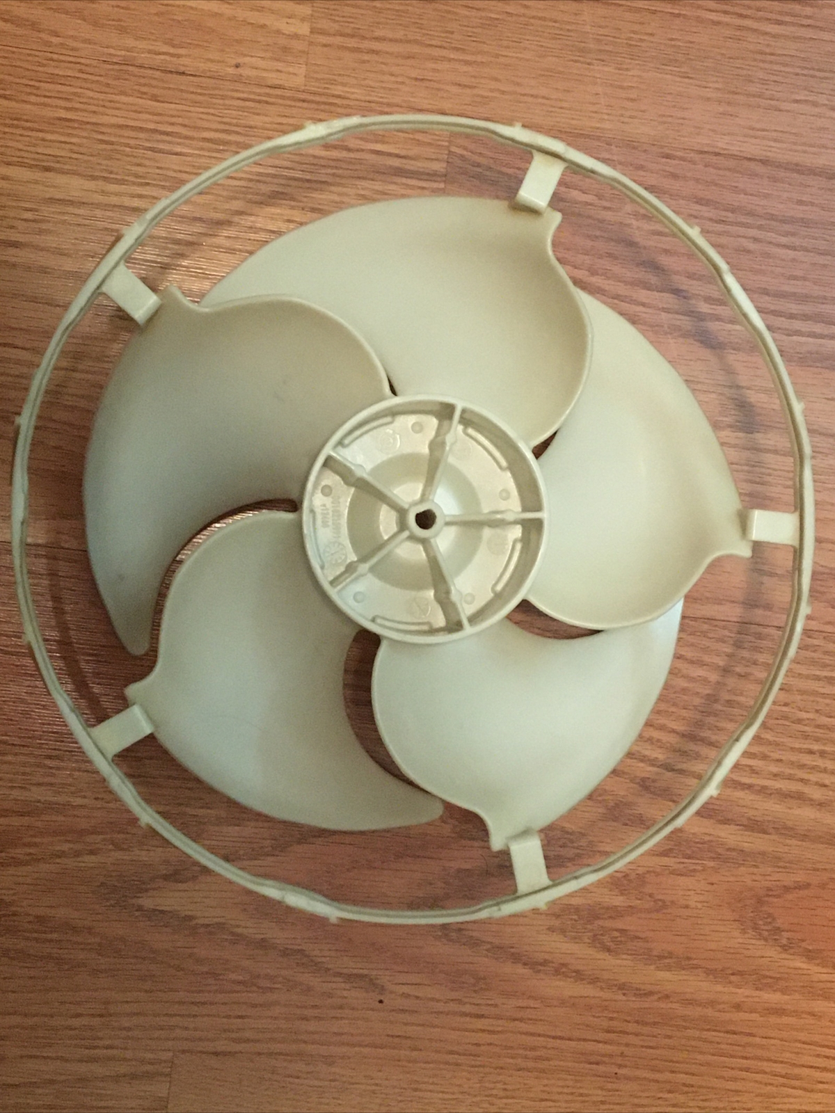GE ac model: AHTK08AAW1 Condenser Fan Blade 294.5 x 85.5 mm Shaft Size : 5/16 in