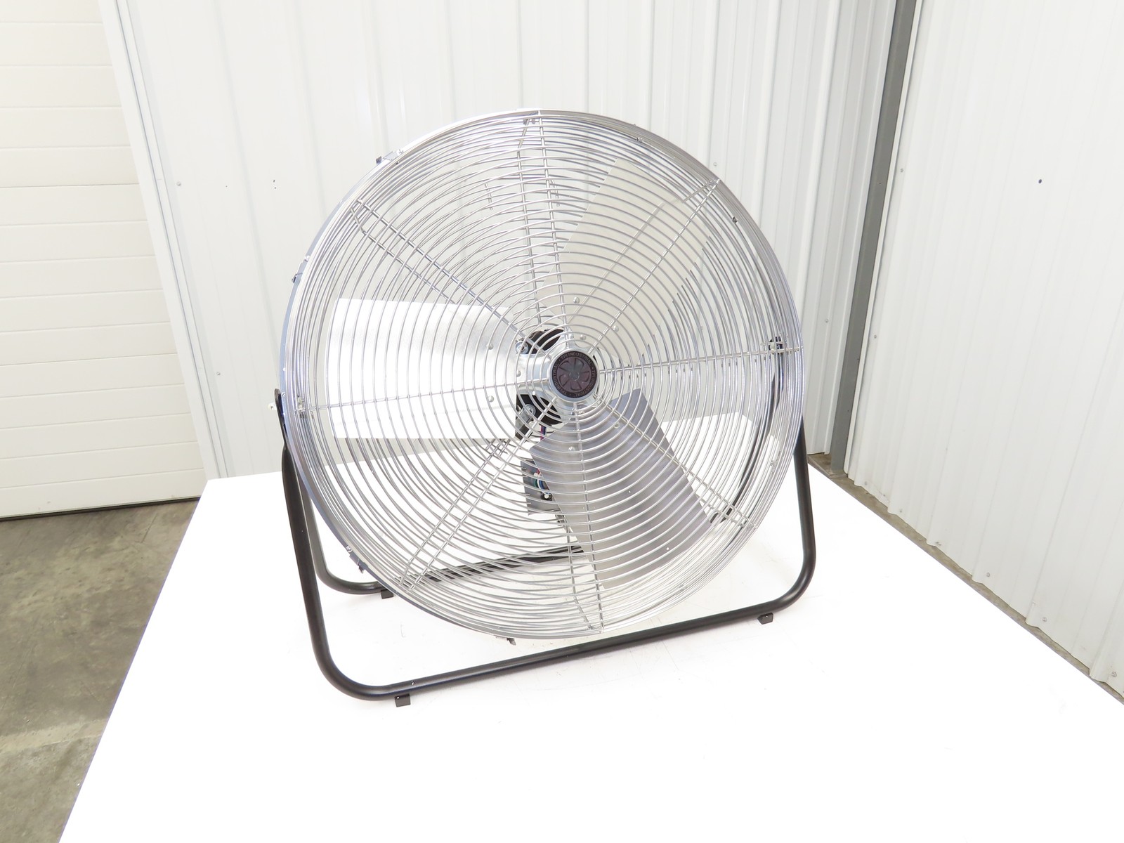 TPI Industrial F-24-TE 24″ Floor Fan with Totally Enclosed Motor 120VAC 2.2 Amp