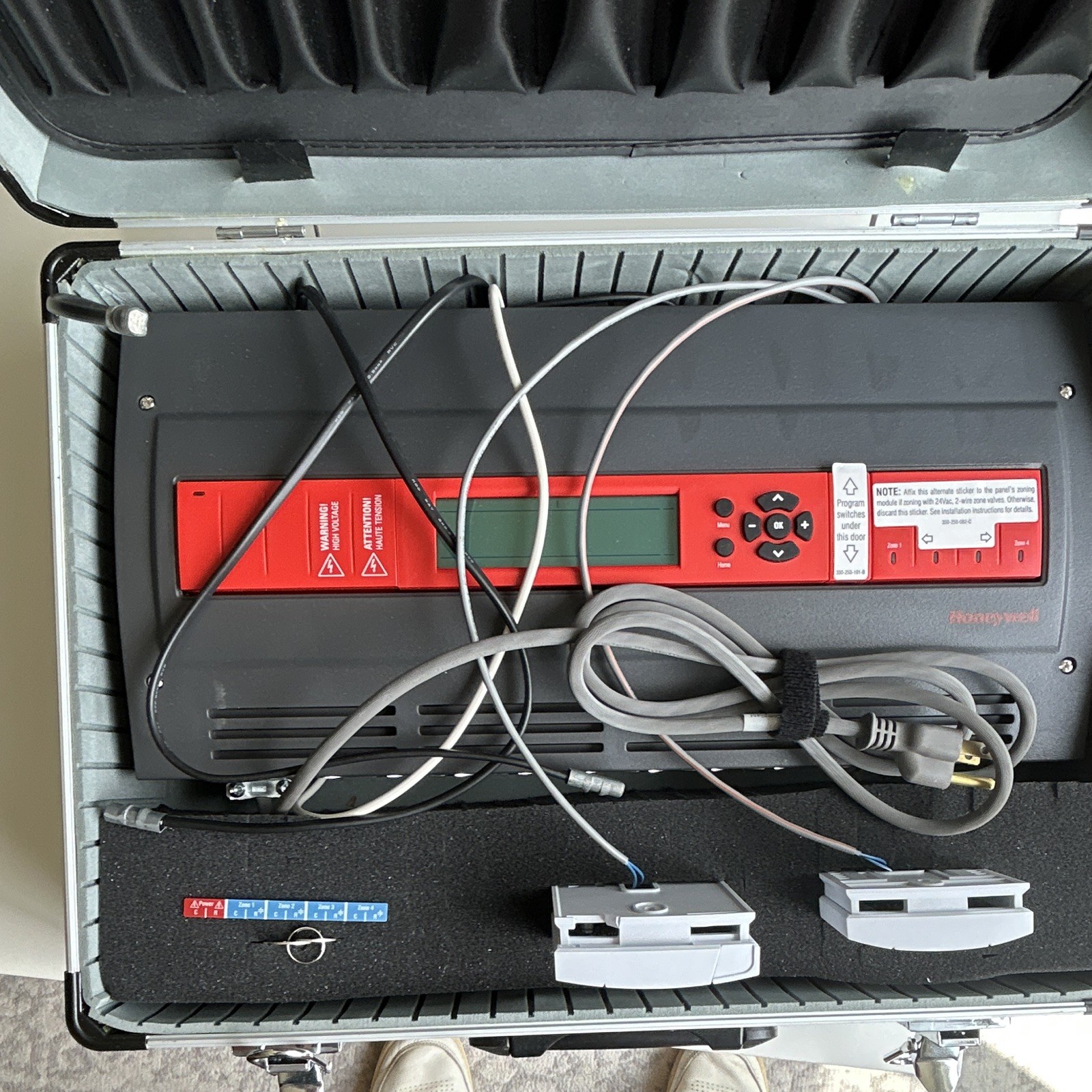 Honeywell AQ2000 V2 Hydronic Zoning Control Panel AQ25242B 120VAC 15A