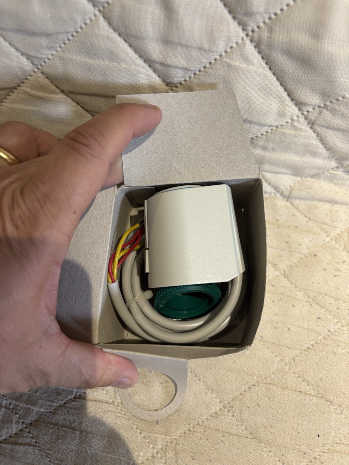 NEW SharkBite Thermal Radiant Heating Manifold Actuating Valve Box 4 Wire Switch