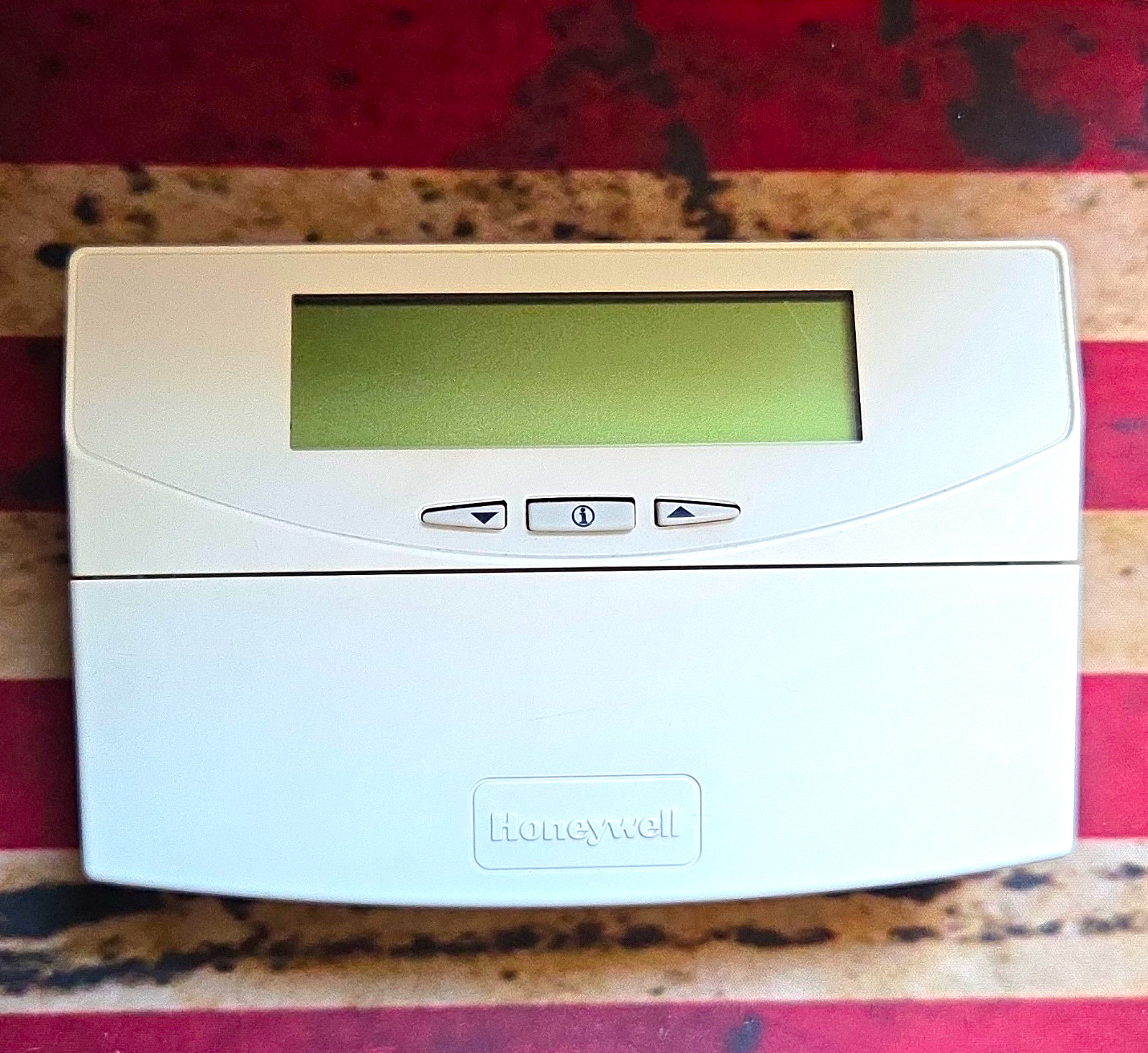 Honeywell T7350H1009 Programmable Thermostat 3 Cool/3 Heat Push Button White