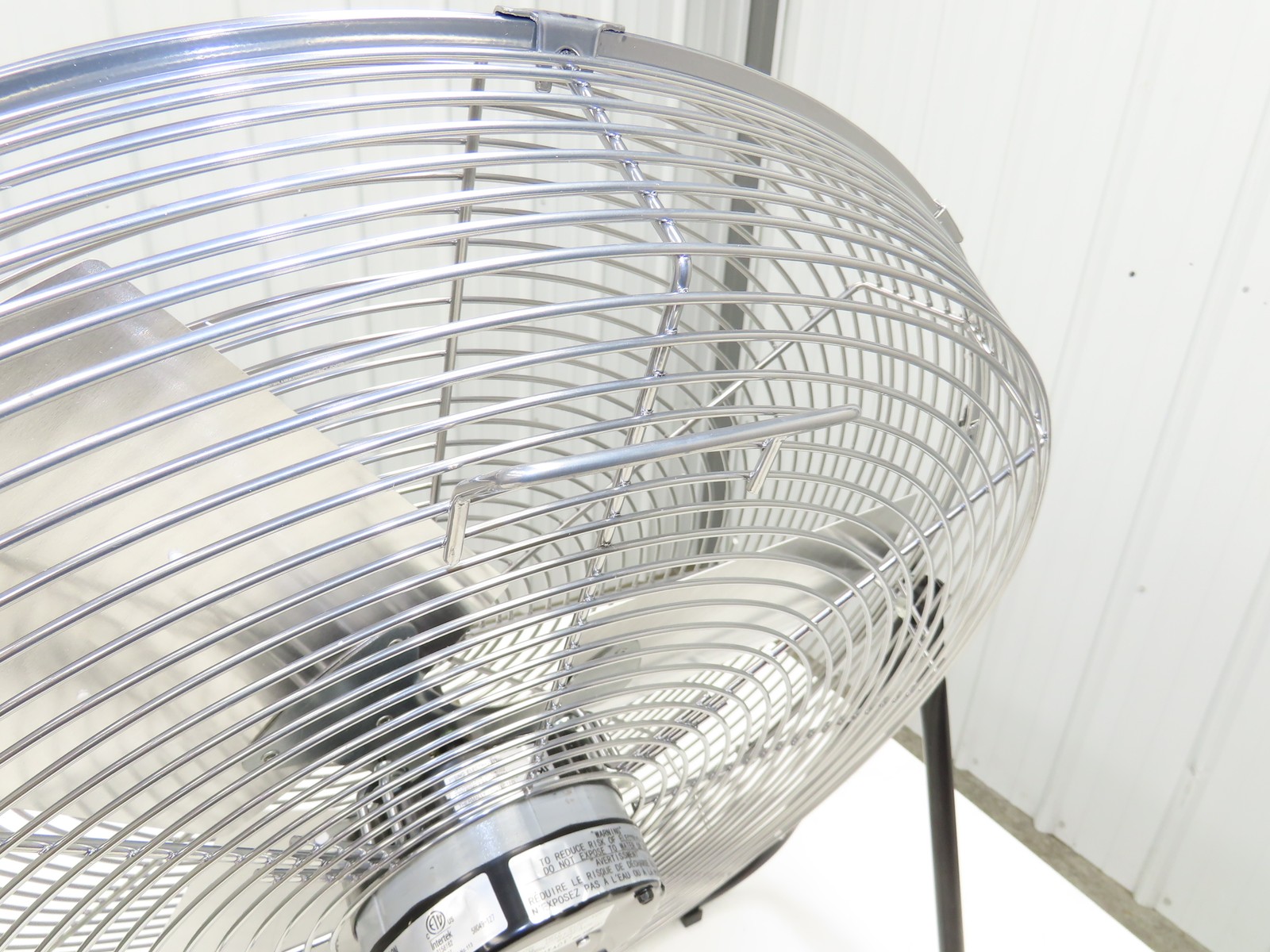 TPI Industrial F-24-TE 24″ Floor Fan with Totally Enclosed Motor 120VAC 2.2 Amp